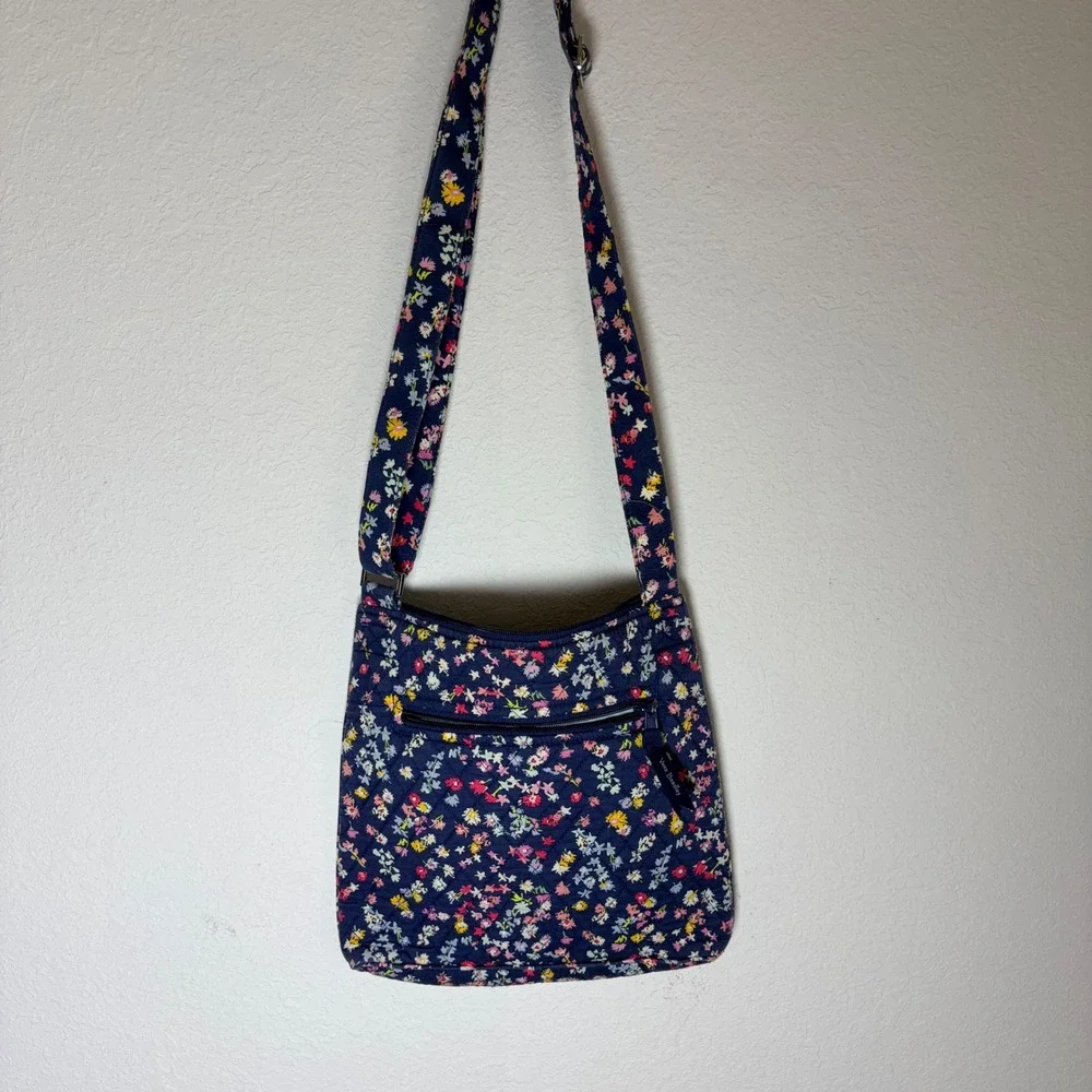 Vera Bradley Crossbody Bag Small Navy Blue Floral Excellent Quilted Cotton Zip
